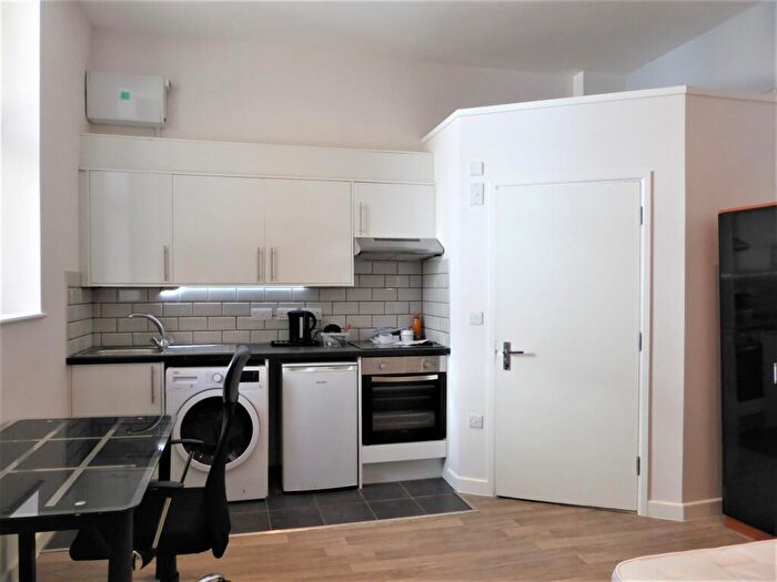 Studio To Rent In Osmond Road -, P13