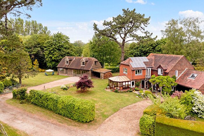 3 Bedroom Detached House For Sale In Wheatley Lane, Kingsley, GU35