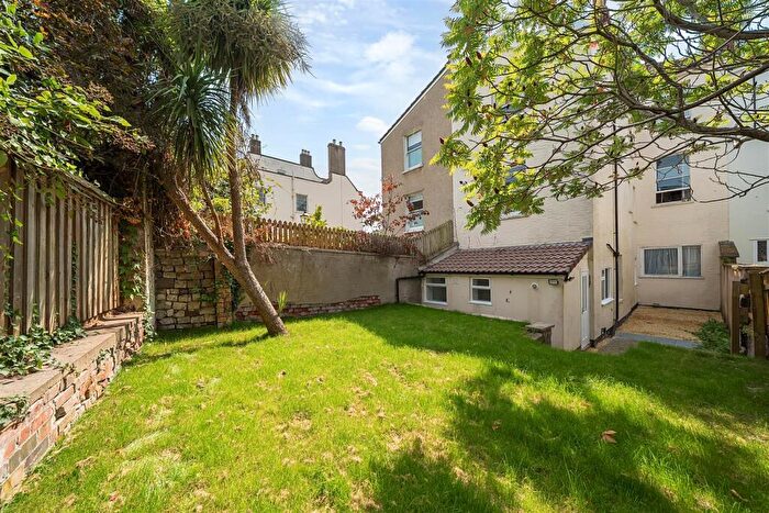 1 Bedroom Flat For Sale In Clifton Hill, Clifton, BS8