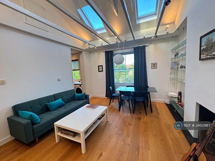 2 Bedroom Flat To Rent In Parkhill Road, London, NW3