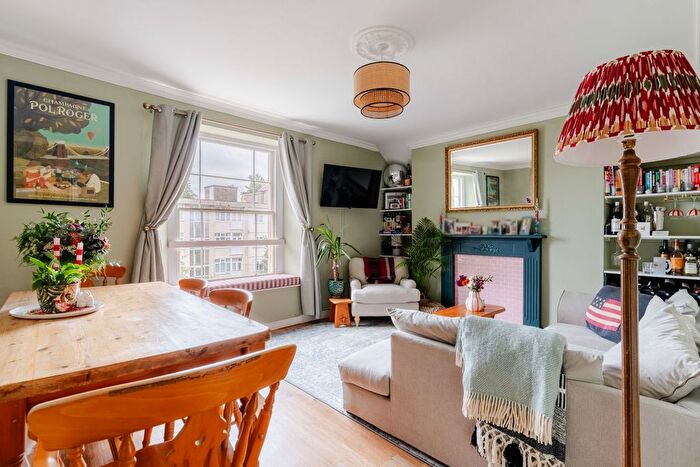 2 Bedroom Flat For Sale In Cotham Brow, Cotham, Bristol, BS6