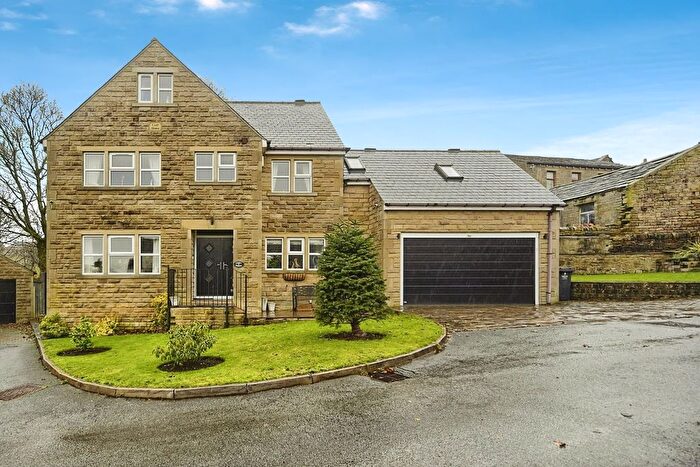 6 Bedroom Detached House For Sale In The Forresters, Halifax, HX4