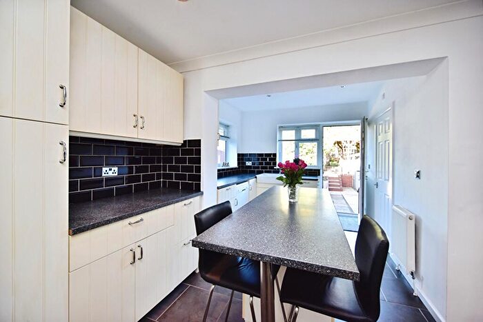 3 Bedroom Semi-Detached Bungalow For Sale In Windsor Drive, Sittingbourne, ME10