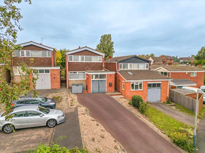 3 Bedroom Detached House For Sale In Amos Avenue, Nuneaton, CV10