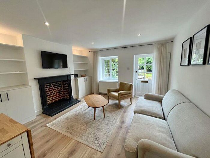 2 Bedroom Cottage To Rent In Slines Oak Road, Caterham, CR3