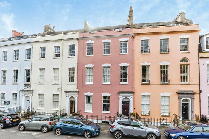 2 Bedroom Flat For Sale In Cornwallis Crescent, Bristol, BS8
