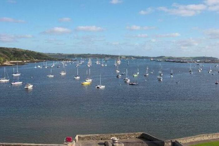 2 Bedroom Flat To Rent In Janes Court, Falmouth, TR11