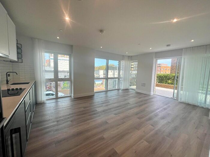 3 Bedroom Apartment To Rent In Townsend Road, London, [aVE], SE3