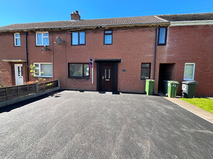 3 Bedroom Property To Rent In Windsor Drive, Dukinfield, SK16