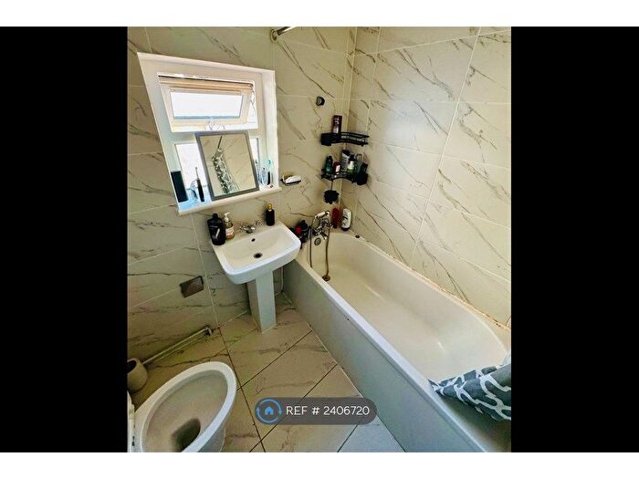 4 Bedroom Terraced House To Rent In Bromley Road, London, E10