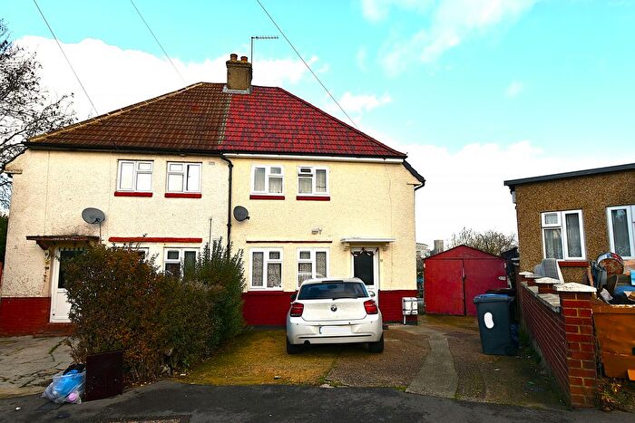 3 Bedroom Semi Detached House To Rent In Wembley, HA0