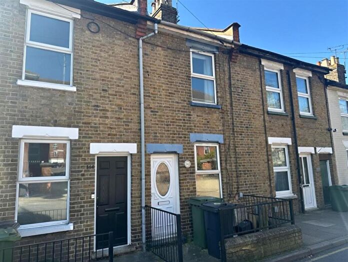 2 Bedroom Terraced House For Sale In Union Street, Maidstone, ME14