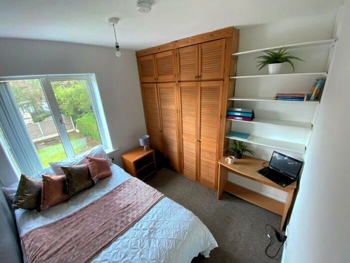 3 Bedroom Semi-Detached House To Rent In Edgeworth Drive, Fallowfield, M14