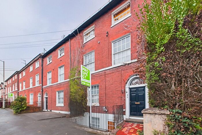 1 Bedroom Flat For Sale In Russell Street, Reading, Berkshire, RG1