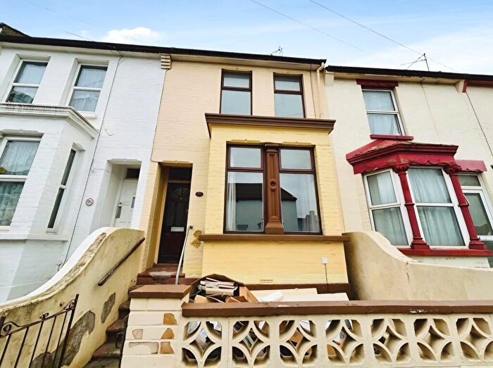 3 Bedroom Terraced House To Rent In Barnsole Road, Gillingham, ME7