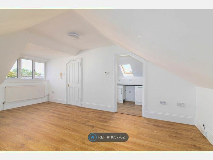 1 Bedroom Flat To Rent In Footscray Road, London, SE9