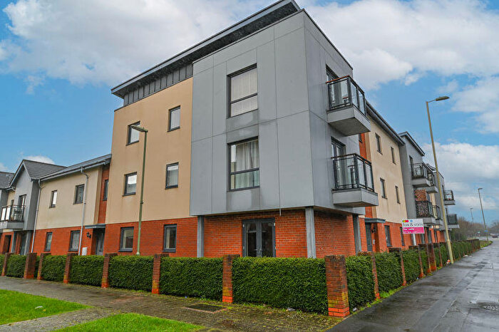 2 Bedroom Flat For Sale In Foxtail Road, Waterlooville, PO7