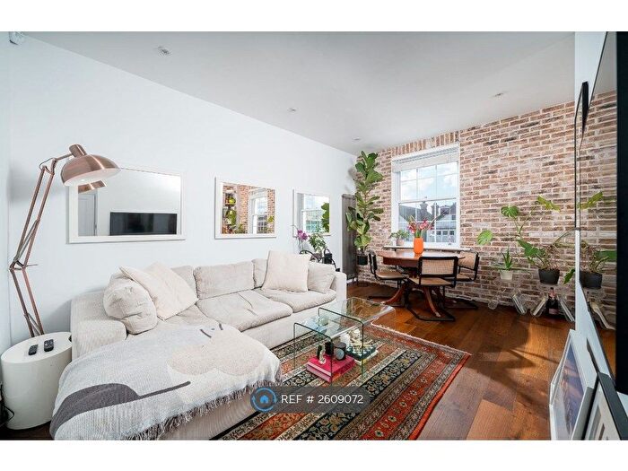 2 Bedroom Flat To Rent In Park Hill, London, SW4