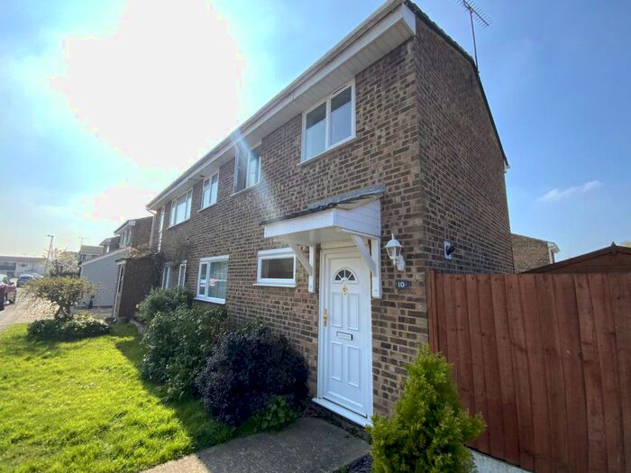 3 Bedroom Property To Rent In Petunia Crescent, Chelmsford, Essex, CM1