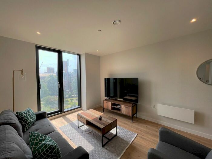 2 Bedroom Flat To Rent In Aspin Lane, Manchester, M4