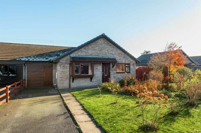 2 Bedroom Bungalow For Sale In Knapplands, Llandrindod Wells LD1