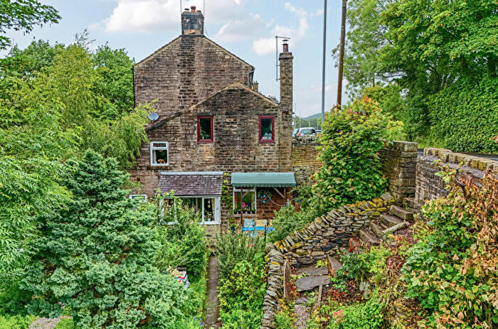 1 Bedroom House For Sale In Sheffield Road, New Mill, Holmfirth, West Yorkshire, HD9