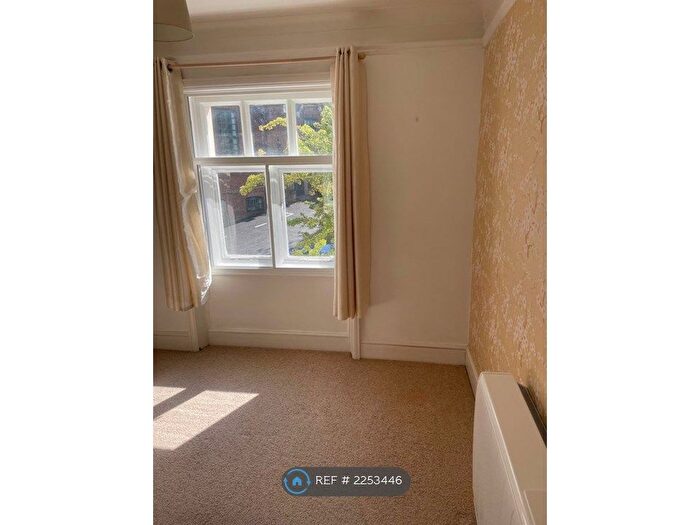 1 Bedroom Flat To Rent In Longbrook Street, Exeter, EX4
