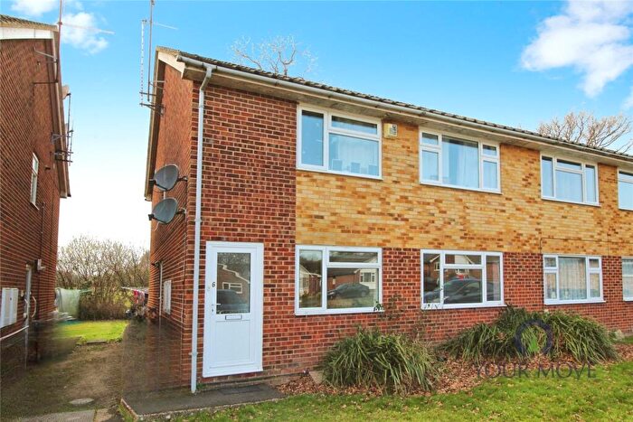 2 Bedroom Flat For Sale In Hilary Close, Polegate, East Sussex, BN26