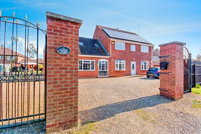 5 Bedroom Detached House For Sale In School Road, Marshland St. James, Wisbech, PE14