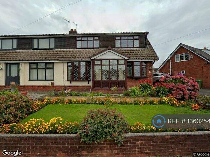 3 Bedroom Semi-Detached House To Rent In Alpine Drive, Royton, Oldham, OL2