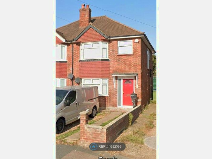 3 Bedroom Semi-Detached House To Rent In Cottimore Avenue, Walton On Thames, KT12