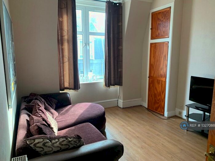 1 Bedroom Flat To Rent In Howburn Place, Aberdeen, AB11
