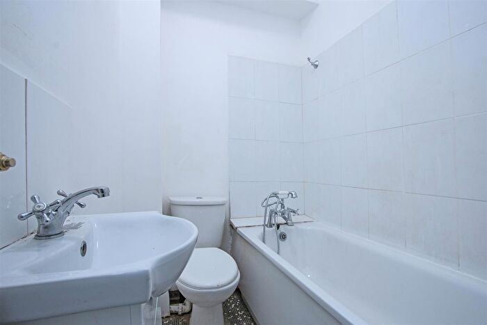1 Bedroom Flat To Rent In Ashlake Road, London, SW16