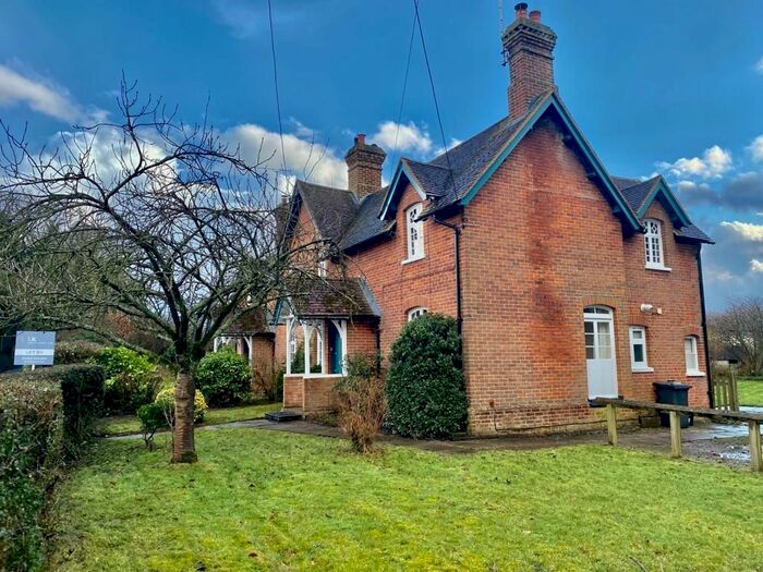 3 Bedroom Cottage To Rent In Blackmoor, Liss, GU33