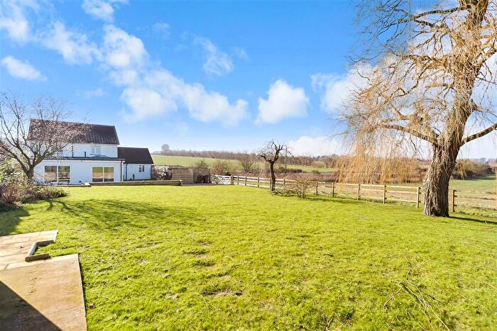 4 Bedroom Detached House For Sale In London Road, Buckland, Faversham, Kent, ME13
