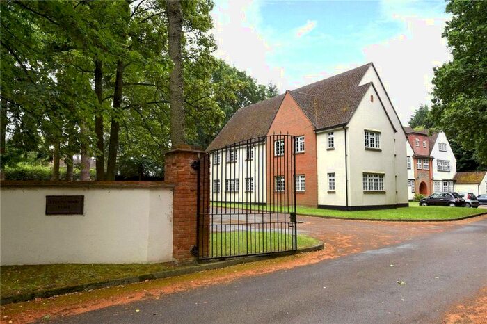 1 Bedroom Apartment To Rent In Collingwood Place, The Maultway, Camberley, GU15