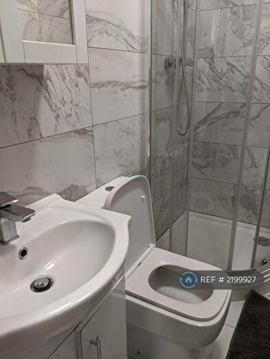 2 Bedroom Flat To Rent In Danbury Street, London, N1
