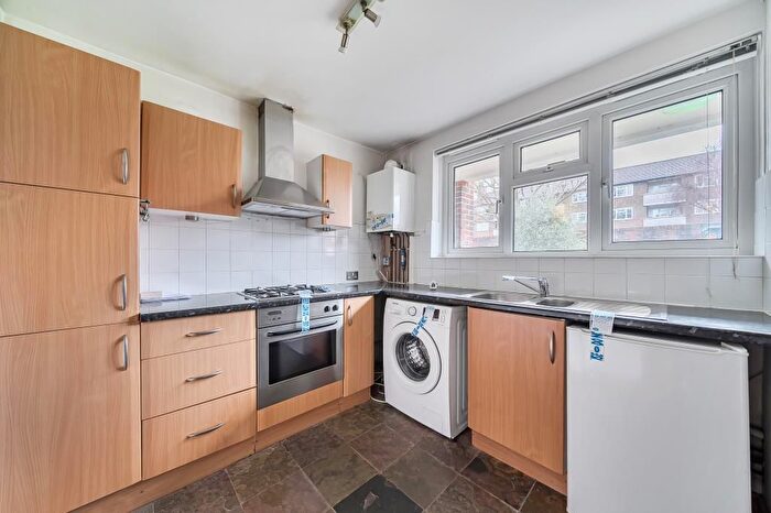 1 Bedroom Flat For Sale In Brick Farm Close, Richmond, TW9