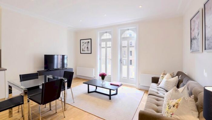 2 Bedroom Flat To Rent In Hamlet Gardens, London, W6