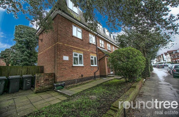 2 Bedroom Flat To Rent In Alice Court, Finchley Central, N3