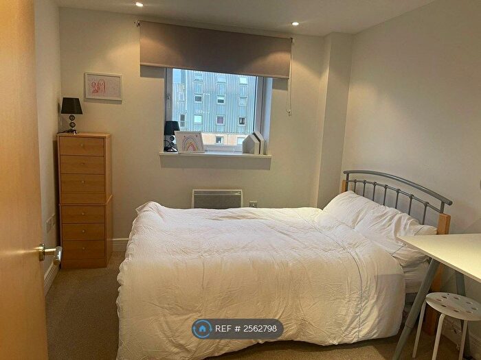 2 Bedroom Flat To Rent In Argyle Street, Glasgow, G2