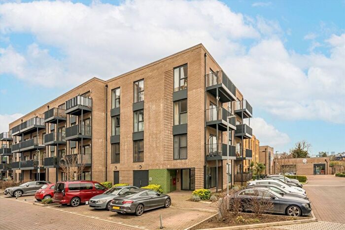 2 Bedroom Flat For Sale In Bowen Drive, Charlton, SE7