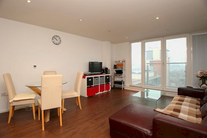 2 Bedroom Flat To Rent In The Oxygen Apartments, Royal Victoria Dock, E16