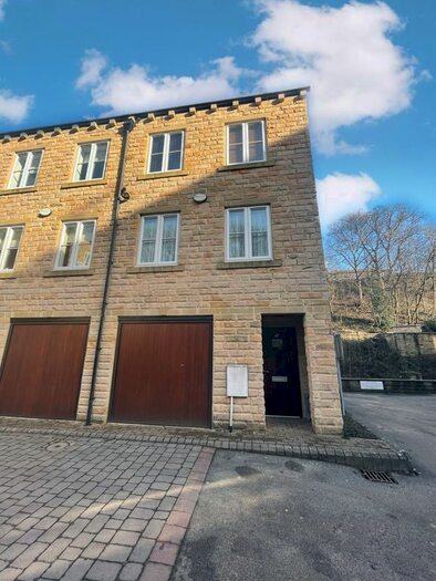 4 Bedroom Terraced House To Rent In Wildspur Mills, New Mill, Holmfirth, HD9