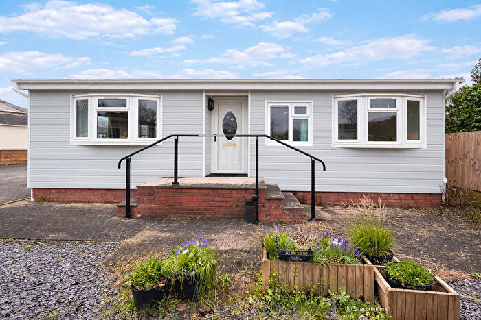 2 Bedroom Park Home For Sale In Bartington Hall Park, Northwich, CW8