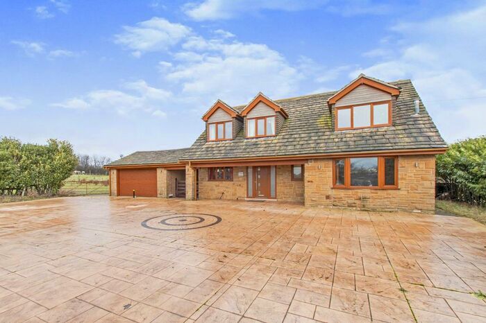 4 Bedroom Detached House To Rent In Scotchman Lane, Morley, Leeds, West Yorkshire, LS27