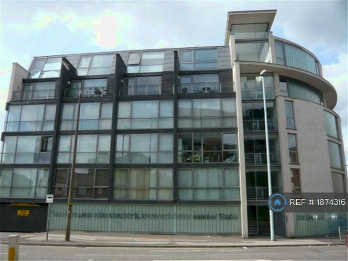 1 Bedroom Penthouse To Rent In The Crescent, Salford, M5