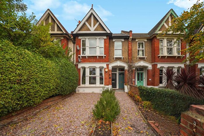 2 Bedroom Flat For Sale In Hither Green Lane, London, SE13