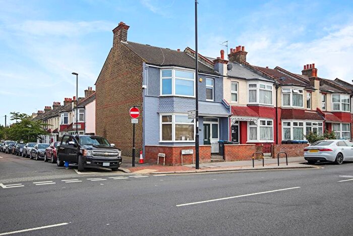 4 Bedroom Terraced House To Rent In Portland Road, London, SE25