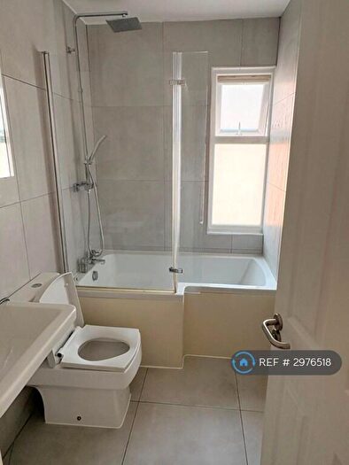 4 Bedroom Terraced House To Rent In Blenheim Road, Reading, RG1
